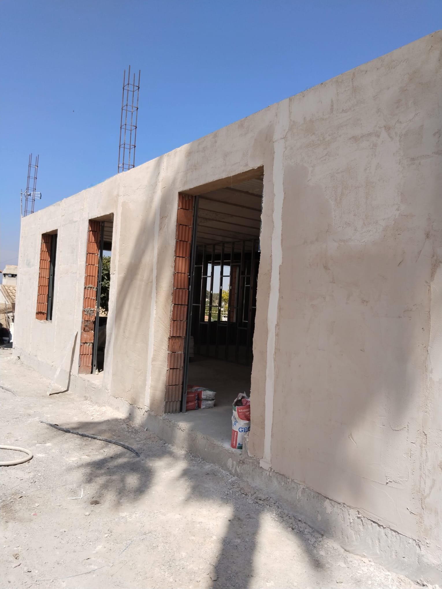 Ejecución de estructura y cubierta en vivienda residencial