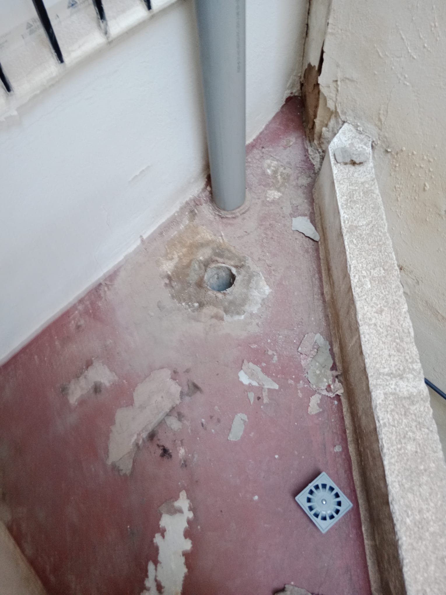 Impermeabilización de patio interior y sistema de drenaje