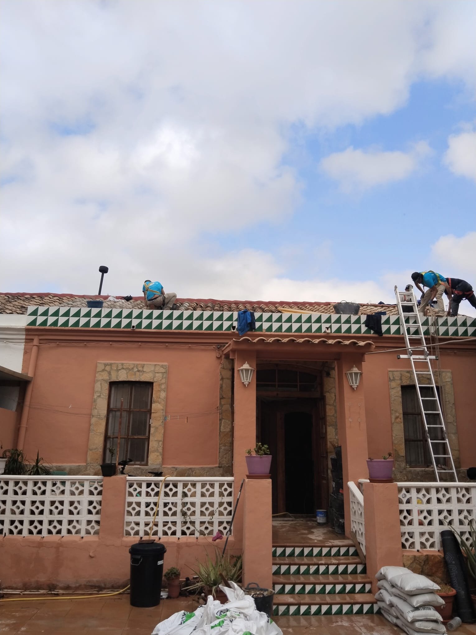 Rehabilitación interior completa de vivienda con redistribución de espacios