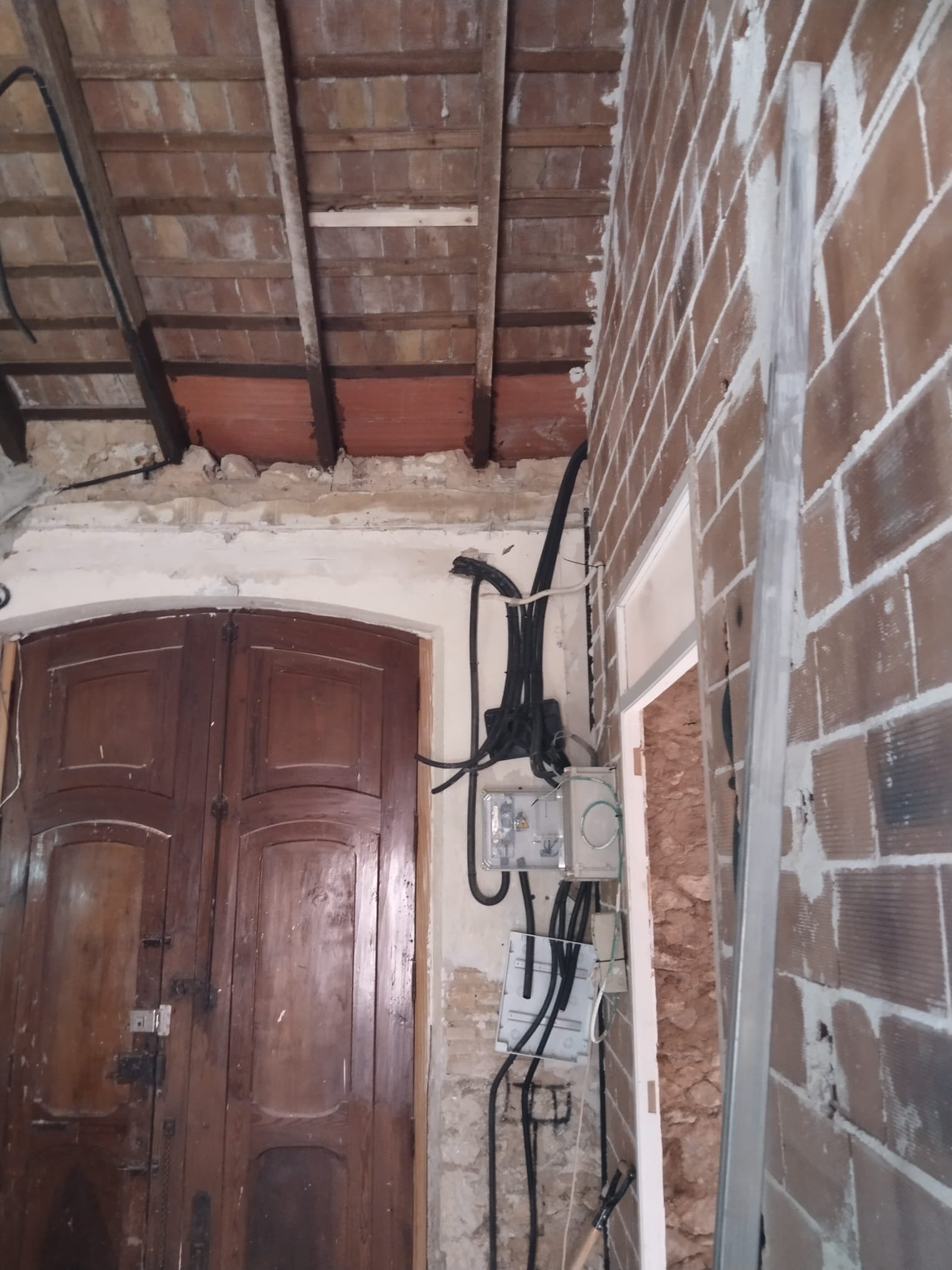 Rehabilitación interior completa de vivienda con redistribución de espacios