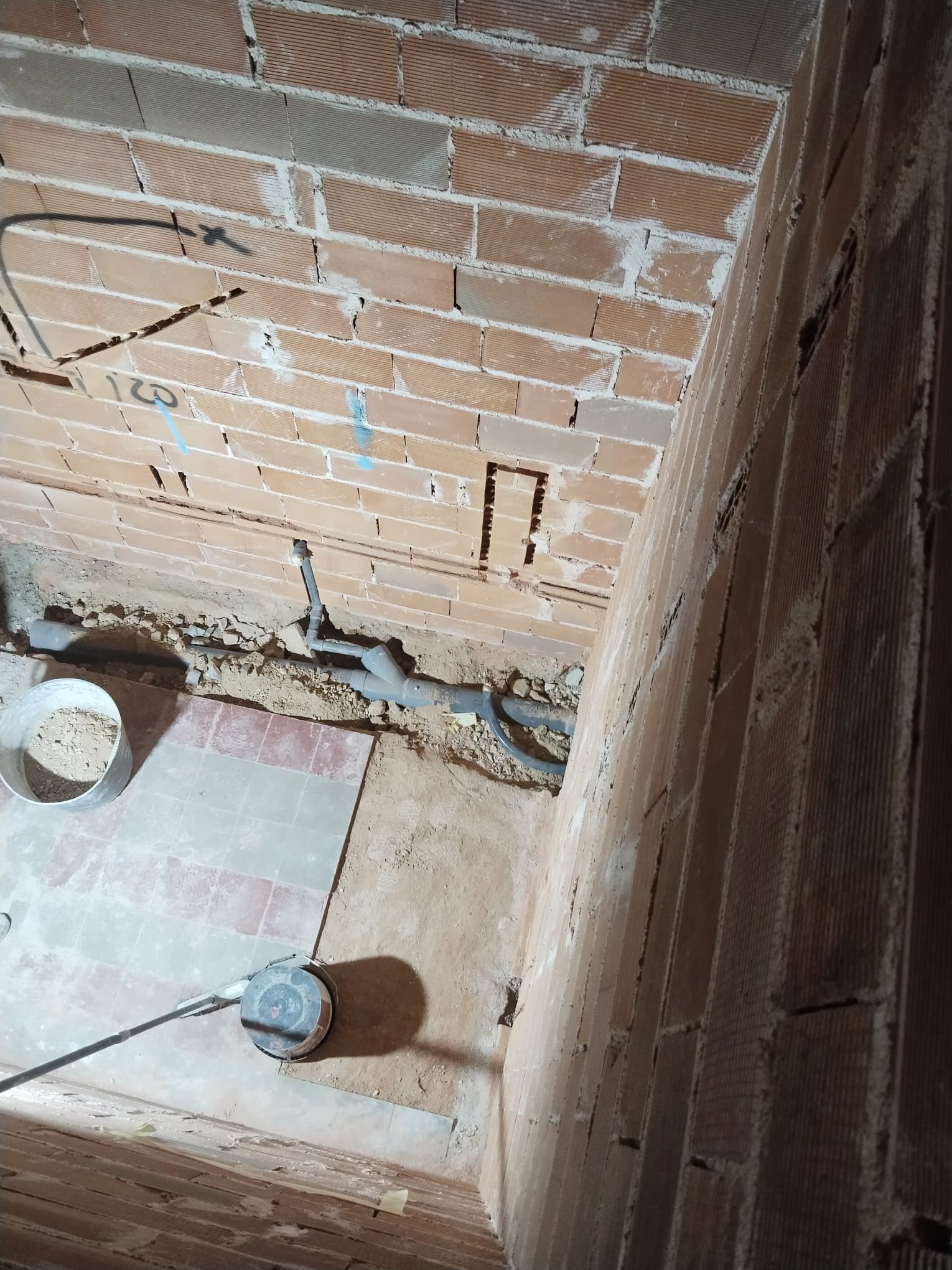Rehabilitación interior completa de vivienda con redistribución de espacios